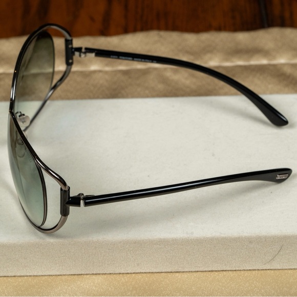 Tom Ford Sunglasses - Eugenia Square with Blue Gradient Lens - Picture 3 of 6